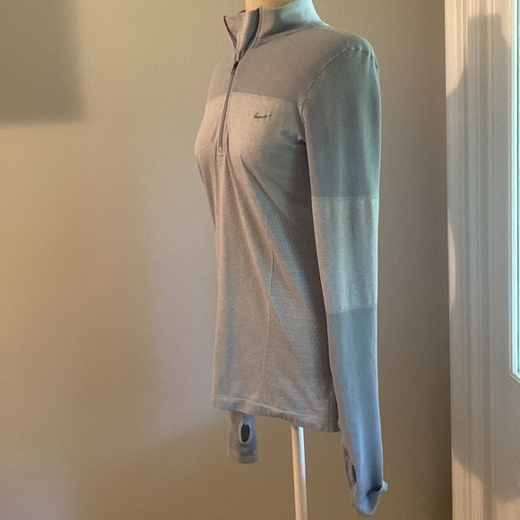 ❤️Nike Light Blue Running Pullover Size Medium! - Picture 3 of 7